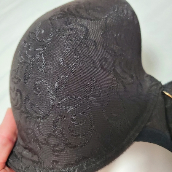 Black Natori Bra 36D - Picture 8 of 17